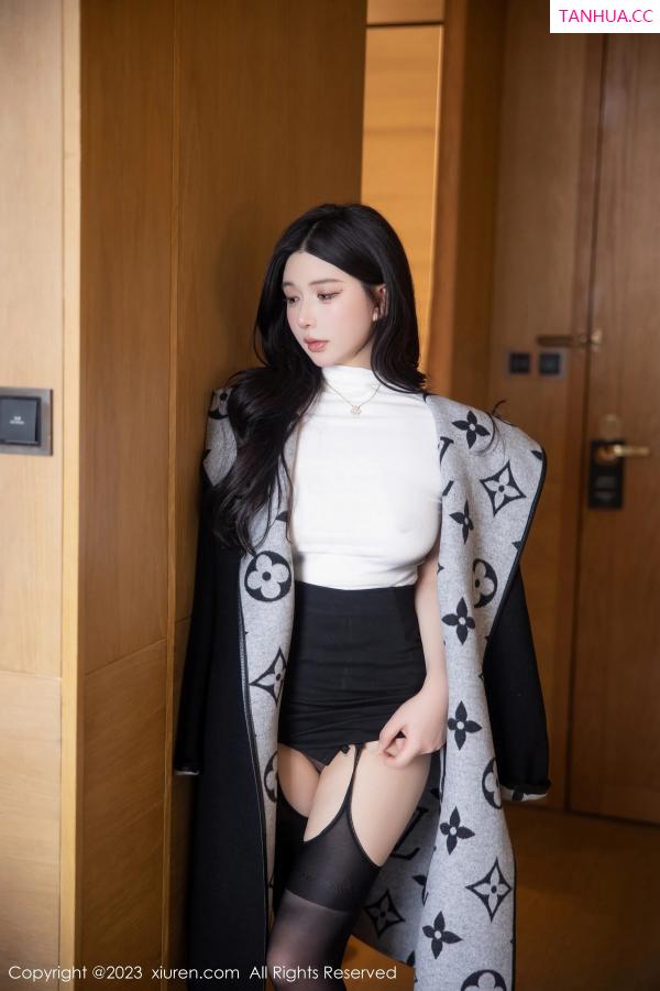   [XiuRen]高清写真图 2023.03.10 No.6394 林珊珊 短裙美臀第11张图片